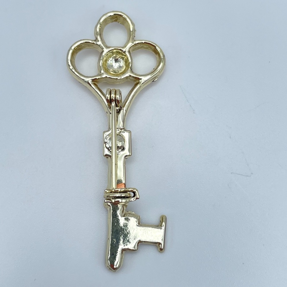 Vintage Gold-Tone Engraved Metal Embellished Skeleton Key Roll-Over Brooch Pin
